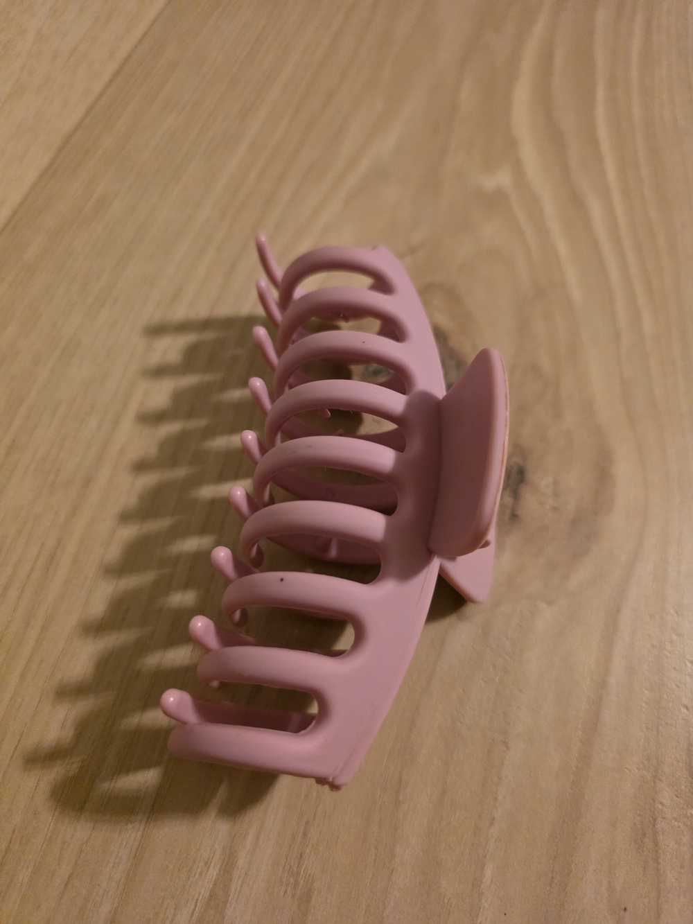 Premium Matte Pink Claw Clip – Pink (Pre-Owned, Excellent Condition)